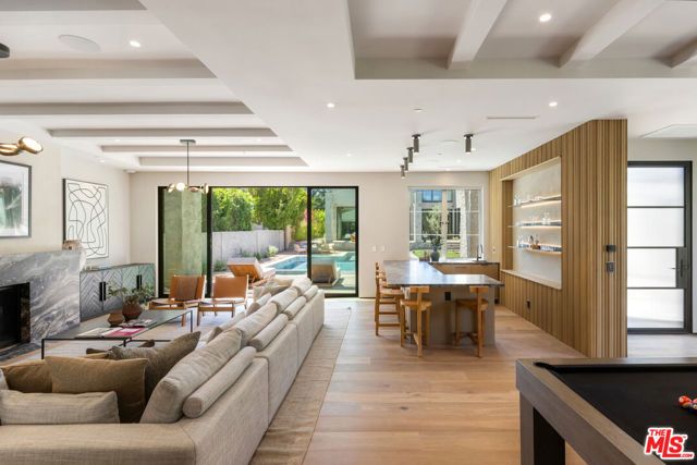 5056 Louise Avenue, Encino (los Angeles), CA 91316