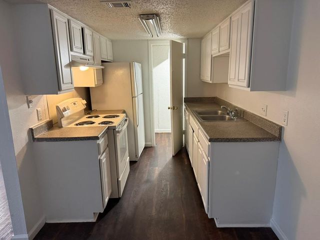 2124 Burton DR 251, Austin, TX 78741
