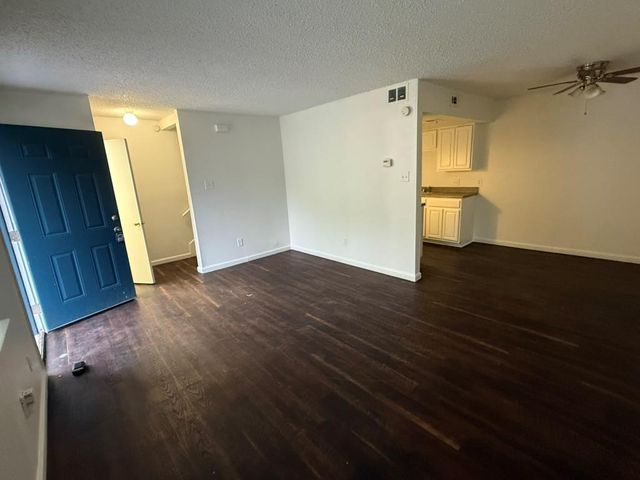 2124 Burton DR 251, Austin, TX 78741