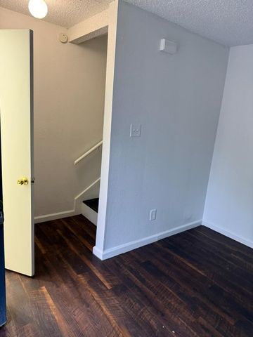 2124 Burton DR 251, Austin, TX 78741