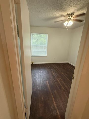2124 Burton DR 251, Austin, TX 78741
