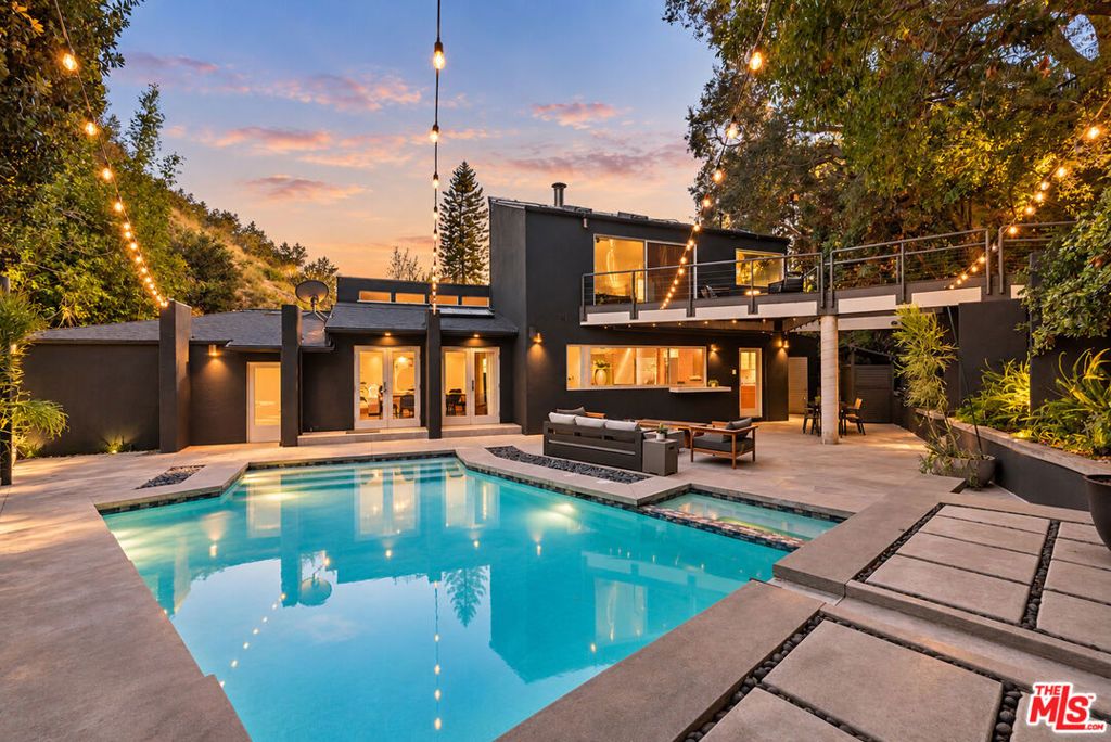 3239 Ledgewood Drive, Los Angeles, CA 90068 — exterior