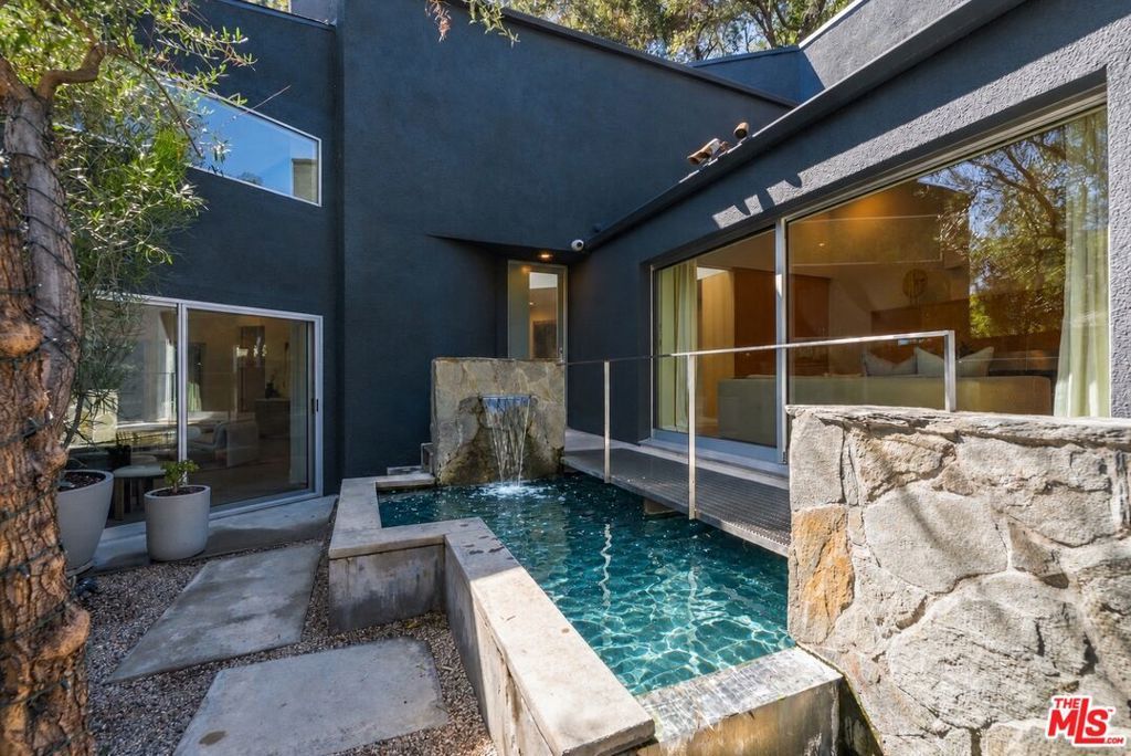 3239 Ledgewood Drive, Los Angeles, CA 90068 — photo 3
