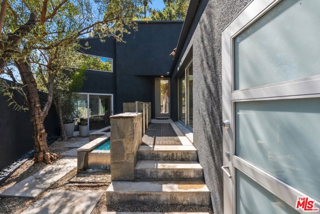 3239 Ledgewood Drive, Los Angeles, CA 90068 — photo 4