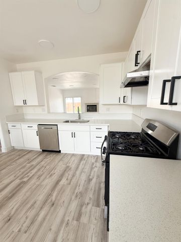 8226 Windmill Oaks Pl, Antelope, CA 95843