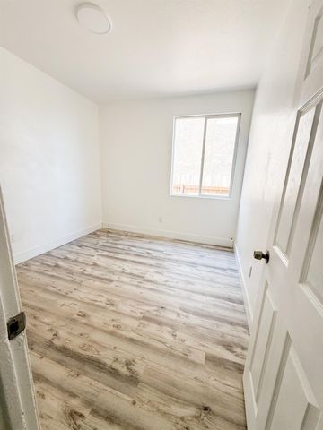 8226 Windmill Oaks Pl, Antelope, CA 95843