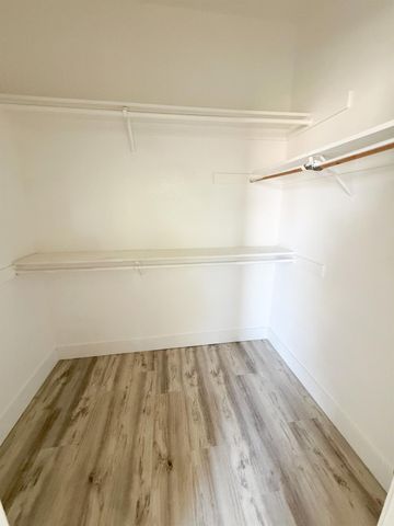 8226 Windmill Oaks Pl, Antelope, CA 95843
