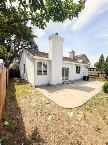 8226 Windmill Oaks Pl, Antelope, CA 95843