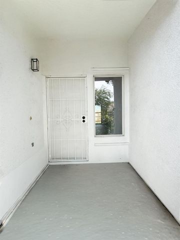 8226 Windmill Oaks Pl, Antelope, CA 95843