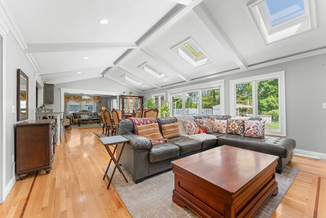59 Briarcliff Rd, Brockton, MA 02301