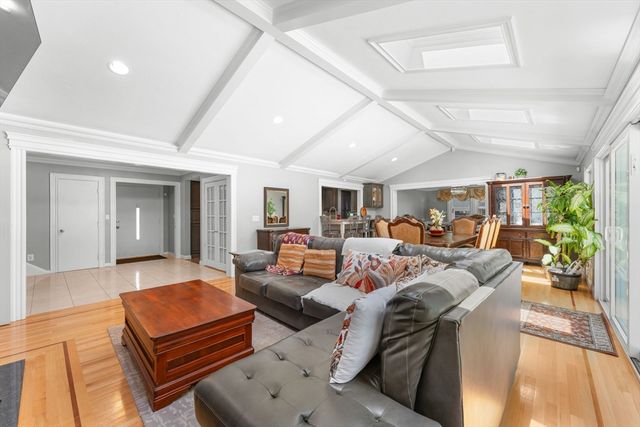 59 Briarcliff Rd, Brockton, MA 02301