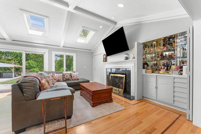 59 Briarcliff Rd, Brockton, MA 02301