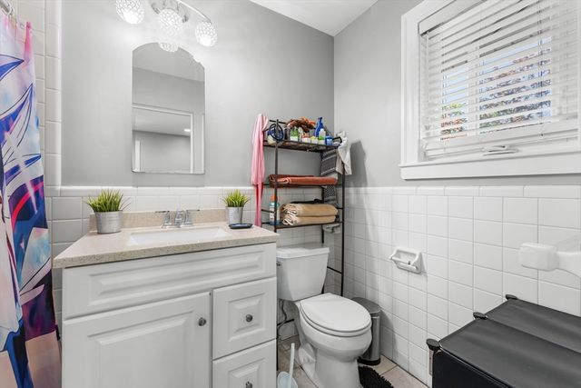 59 Briarcliff Rd, Brockton, MA 02301
