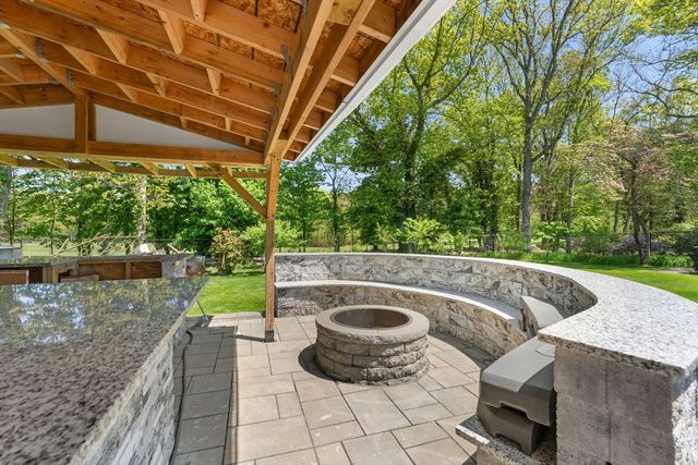 59 Briarcliff Rd, Brockton, MA 02301