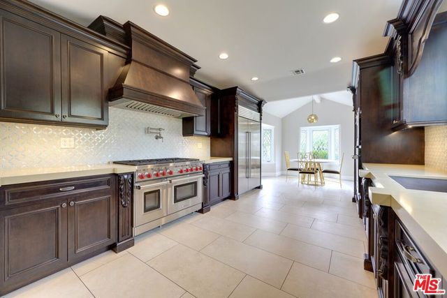 18519 Linnet Street, Los Angeles, CA 91356