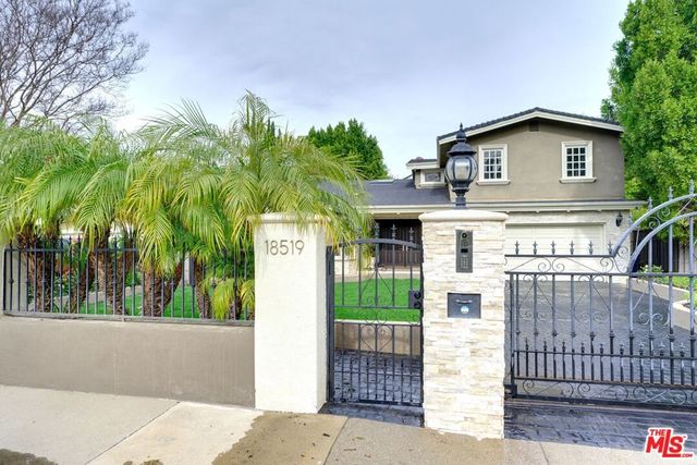 18519 Linnet Street, Los Angeles, CA 91356