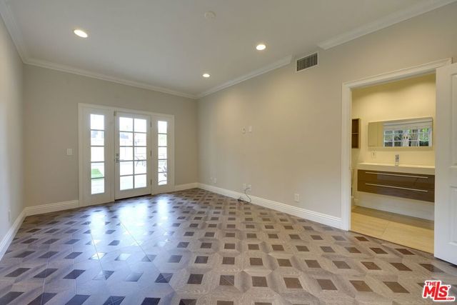 18519 Linnet Street, Los Angeles, CA 91356