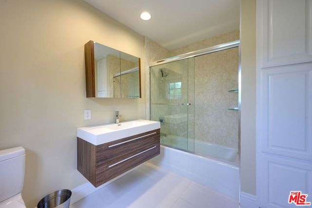 18519 Linnet Street, Los Angeles, CA 91356