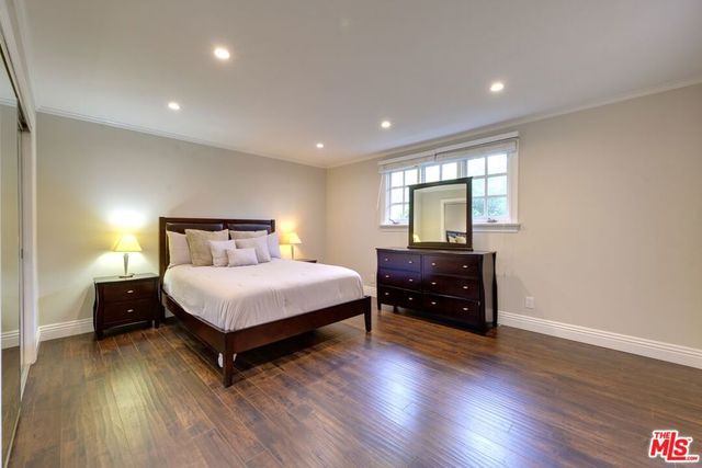 18519 Linnet Street, Los Angeles, CA 91356