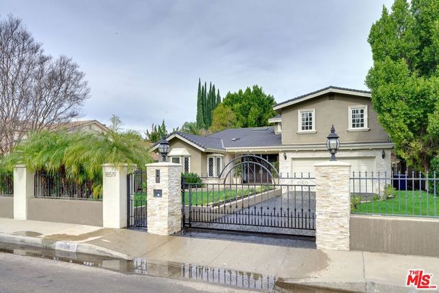 18519 Linnet Street, Los Angeles, CA 91356