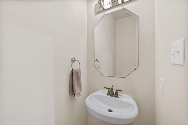 5336 Petty Street C, Houston, TX 77007