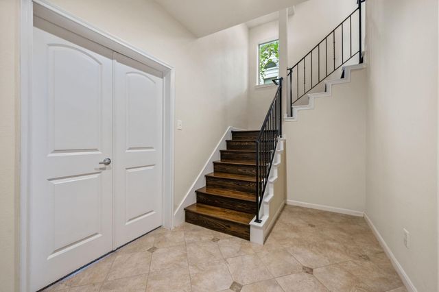 5336 Petty Street C, Houston, TX 77007