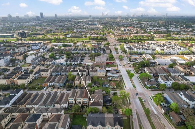 5336 Petty Street C, Houston, TX 77007