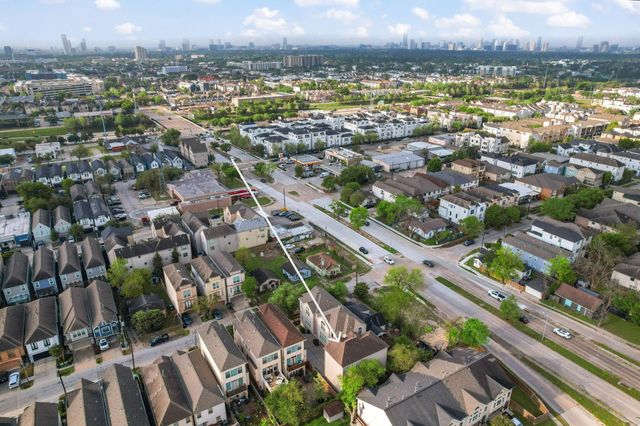 5336 Petty Street C, Houston, TX 77007