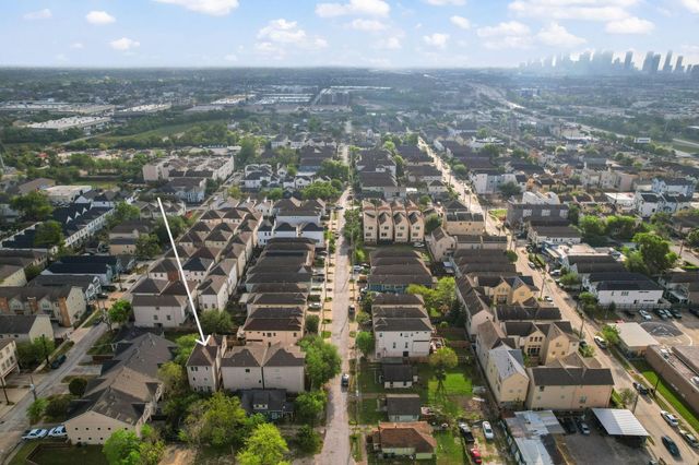 5336 Petty Street C, Houston, TX 77007