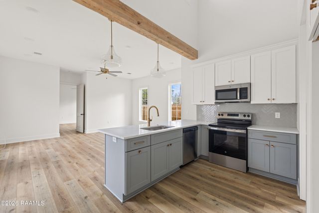 121 Mayberry Grove Street, Youngsville, LA 70592