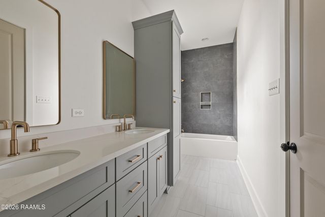 121 Mayberry Grove Street, Youngsville, LA 70592