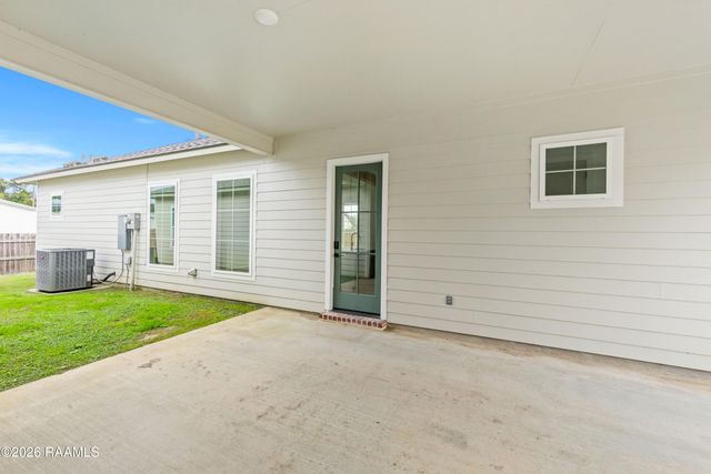 121 Mayberry Grove Street, Youngsville, LA 70592