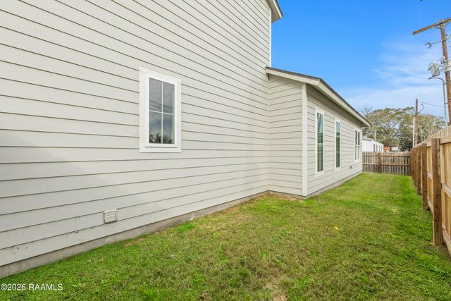 121 Mayberry Grove Street, Youngsville, LA 70592