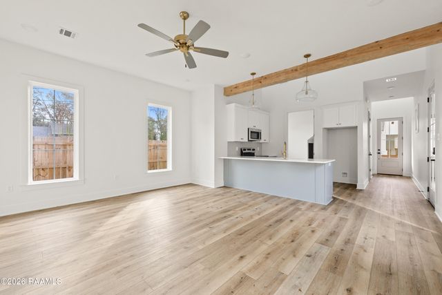 121 Mayberry Grove Street, Youngsville, LA 70592