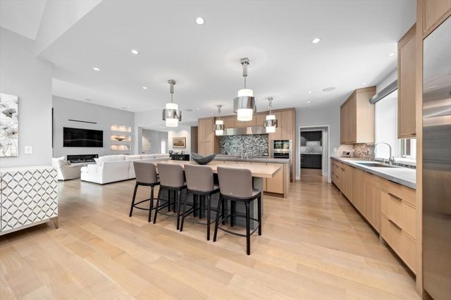 2 Black Rock Dr, Hingham, MA 02043