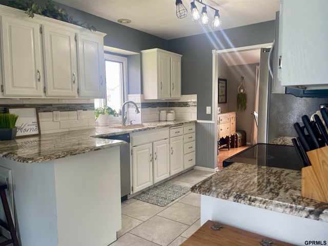 3010 N 202Nd Street, Elkhorn, NE 68022