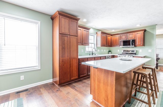 9120 Clear Creek Drive, Evansville, IN 47711