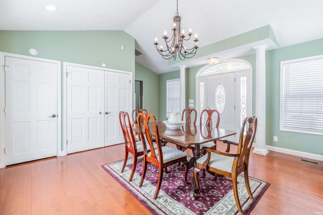 9120 Clear Creek Drive, Evansville, IN 47711