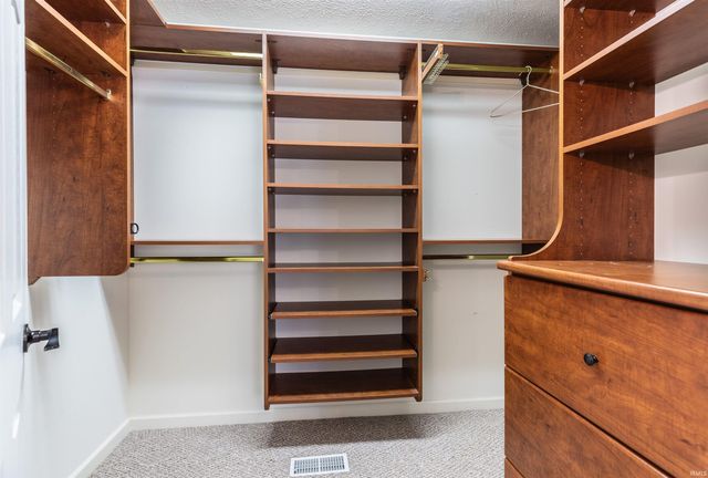 9120 Clear Creek Drive, Evansville, IN 47711