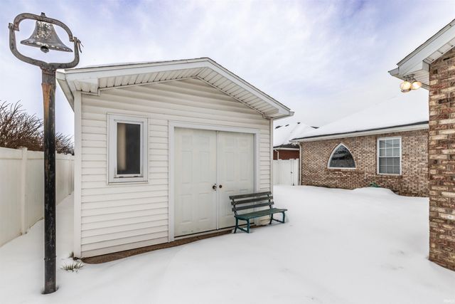 9120 Clear Creek Drive, Evansville, IN 47711