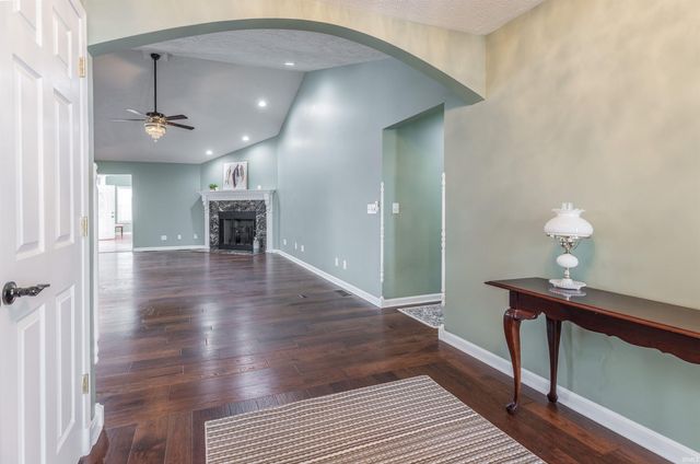 9120 Clear Creek Drive, Evansville, IN 47711