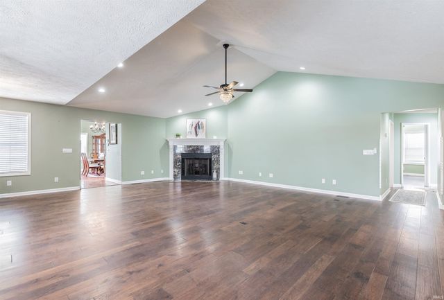 9120 Clear Creek Drive, Evansville, IN 47711