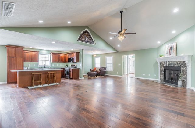 9120 Clear Creek Drive, Evansville, IN 47711