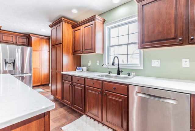 9120 Clear Creek Drive, Evansville, IN 47711