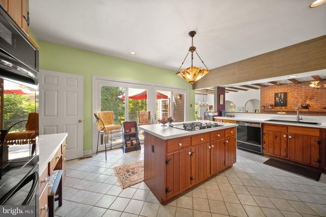 15584 SECOND ST, Waterford, VA 20197