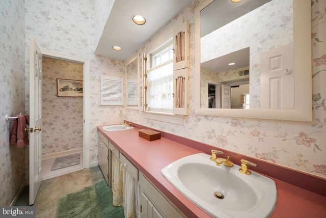 15584 SECOND ST, Waterford, VA 20197