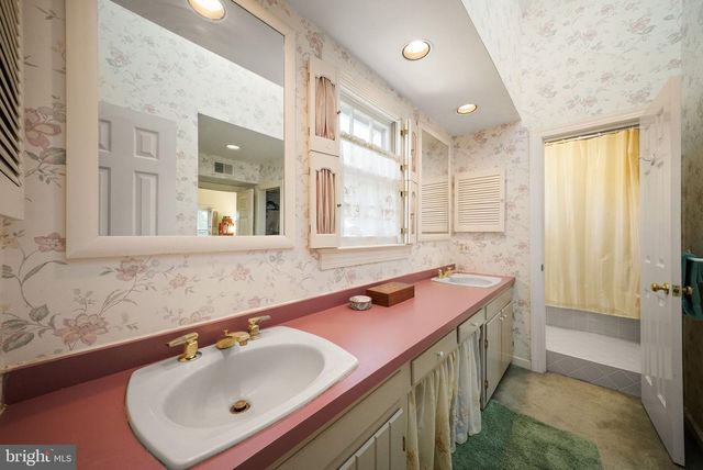 15584 SECOND ST, Waterford, VA 20197