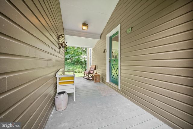 15584 SECOND ST, Waterford, VA 20197