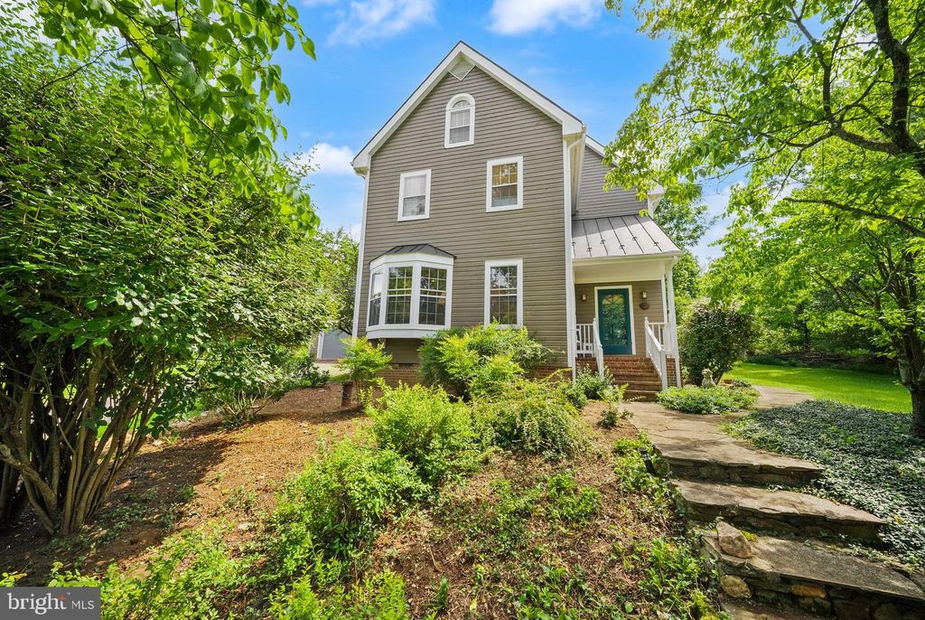15584 SECOND ST, Waterford, VA 20197