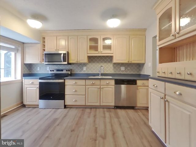 1010 ALLWARD DR, Waldorf, MD 20602